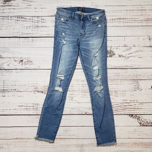 Abercrombie & Fitch Harper Low rise ankle Jeans - Size 26 / 2 distressed - Picture 1 of 11